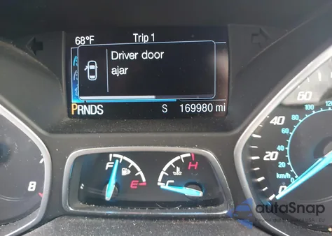 2015 Ford Escape Titanium z USA, uszkodzony, nr VIN 1FMCU9J98FUC26108